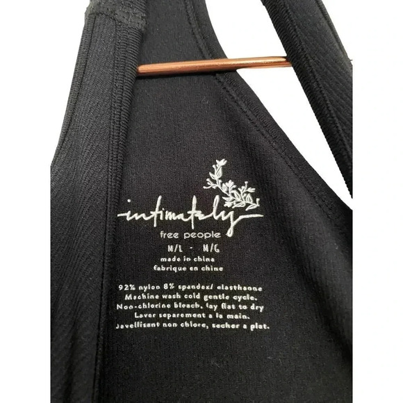 Free People Women's Black Sleeveless Racer Back Tank Top Size Medium - Picture 3 of 3